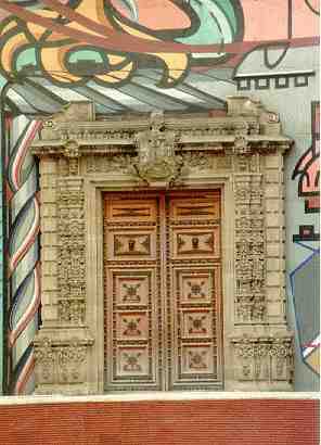 Alegora Nacional (detalle) Puerta del antiguo edificio de Santa Catarina